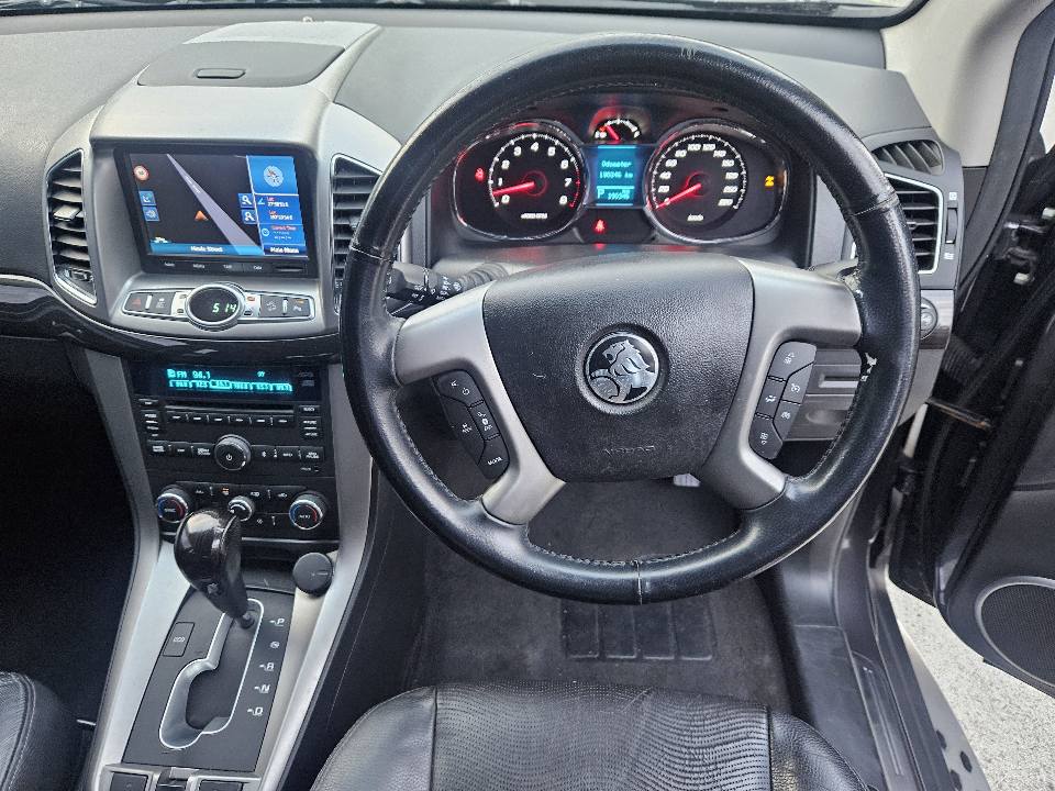 2013 Holden Captiva LTZ easy finance 8.jpg